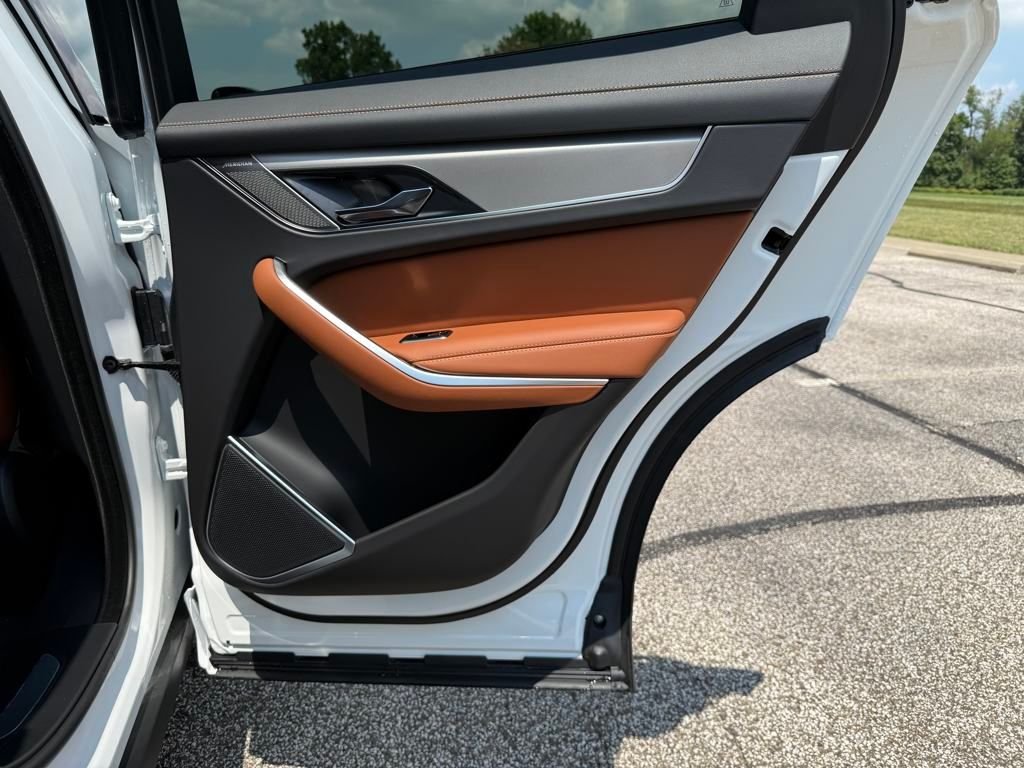 2026 Jaguar F-Pace R-Dynamic S - Photo 17