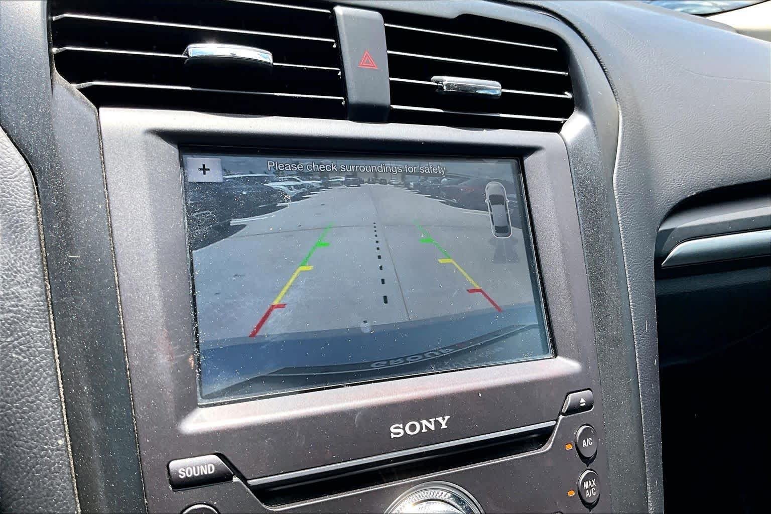 Used 2017 White Platinum Metallic Tri-Coat Ford Titanium image 26