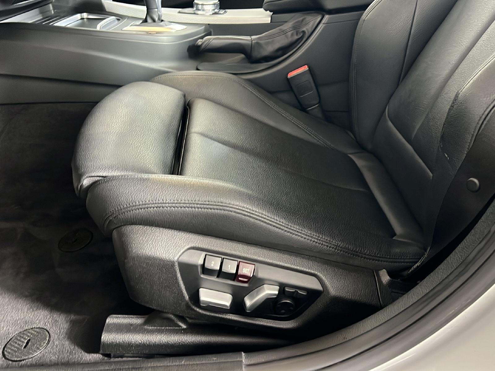 Used 2017  BMW 330i xDrive image 15