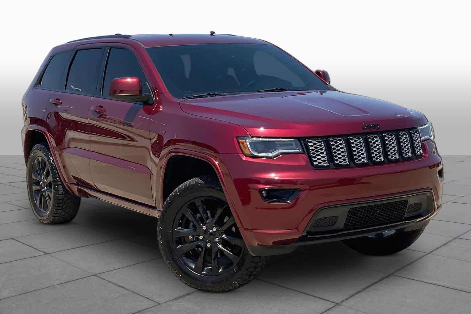 Used 2020 Velvet Red Pearlcoat Jeep Altitude image 3