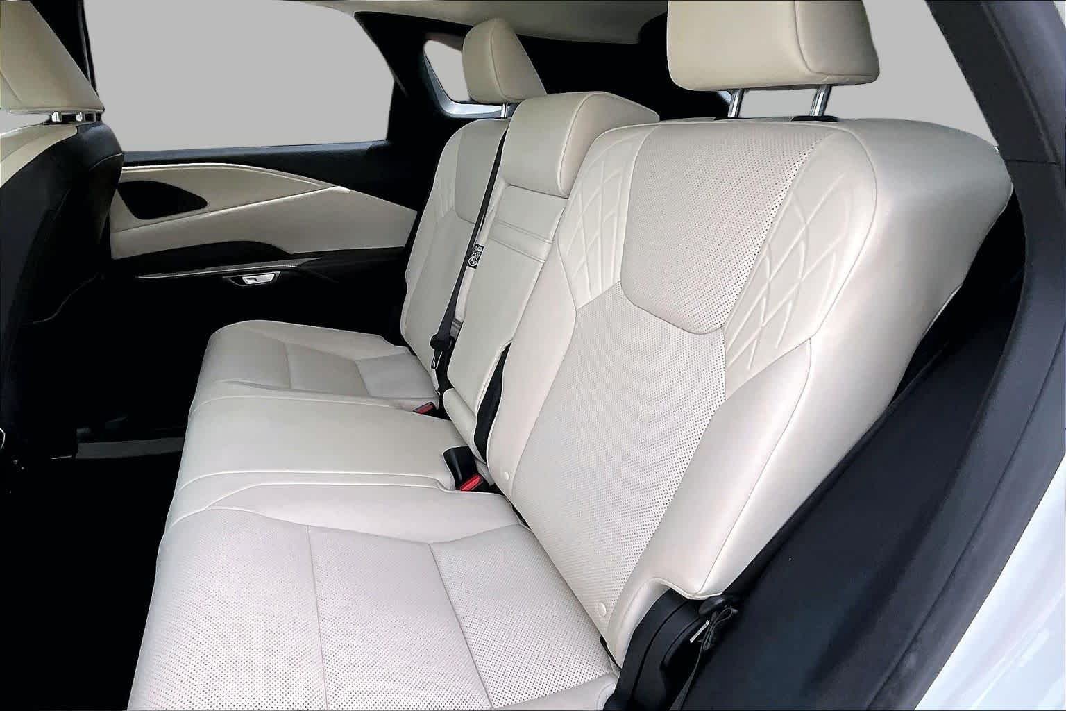 Used 2023 Eminent White Pearl Lexus Premium image 21