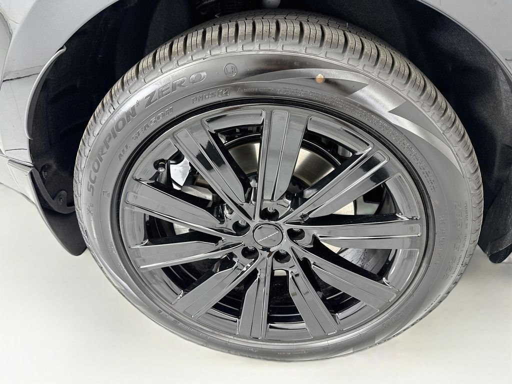 New 2026 Santorini Black Land Rover SE image 33