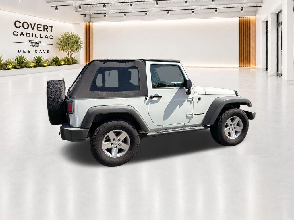 Used 2009 White Jeep X image 12