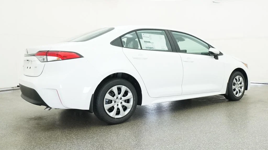 New 2027 Ice Cap Toyota LE image 17