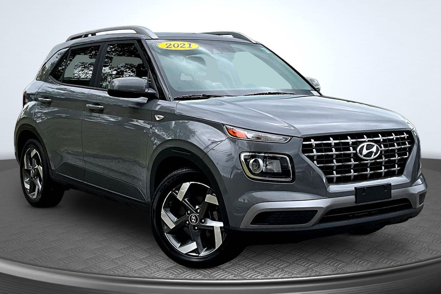 Used 2021 Gray Hyundai SEL image 2