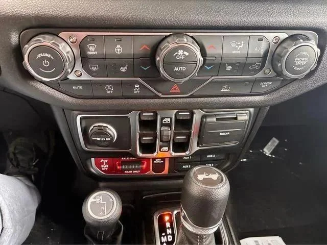2026 Jeep Wrangler 4-Door Willys - Photo 19