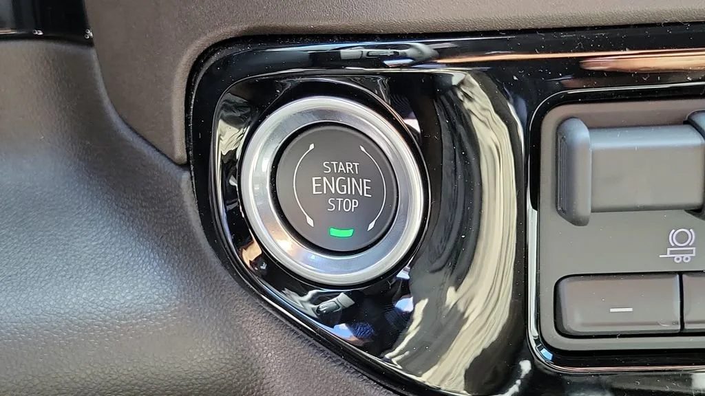New 2026 Summit White GMC SLE image 26