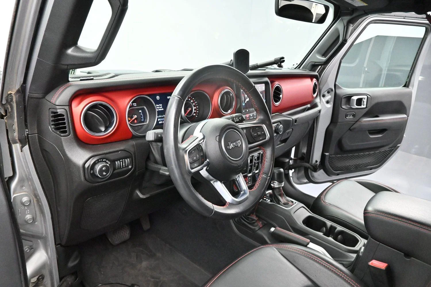 Used 2020 Billet Silver Metallic Clearcoat Jeep Rubicon image 13