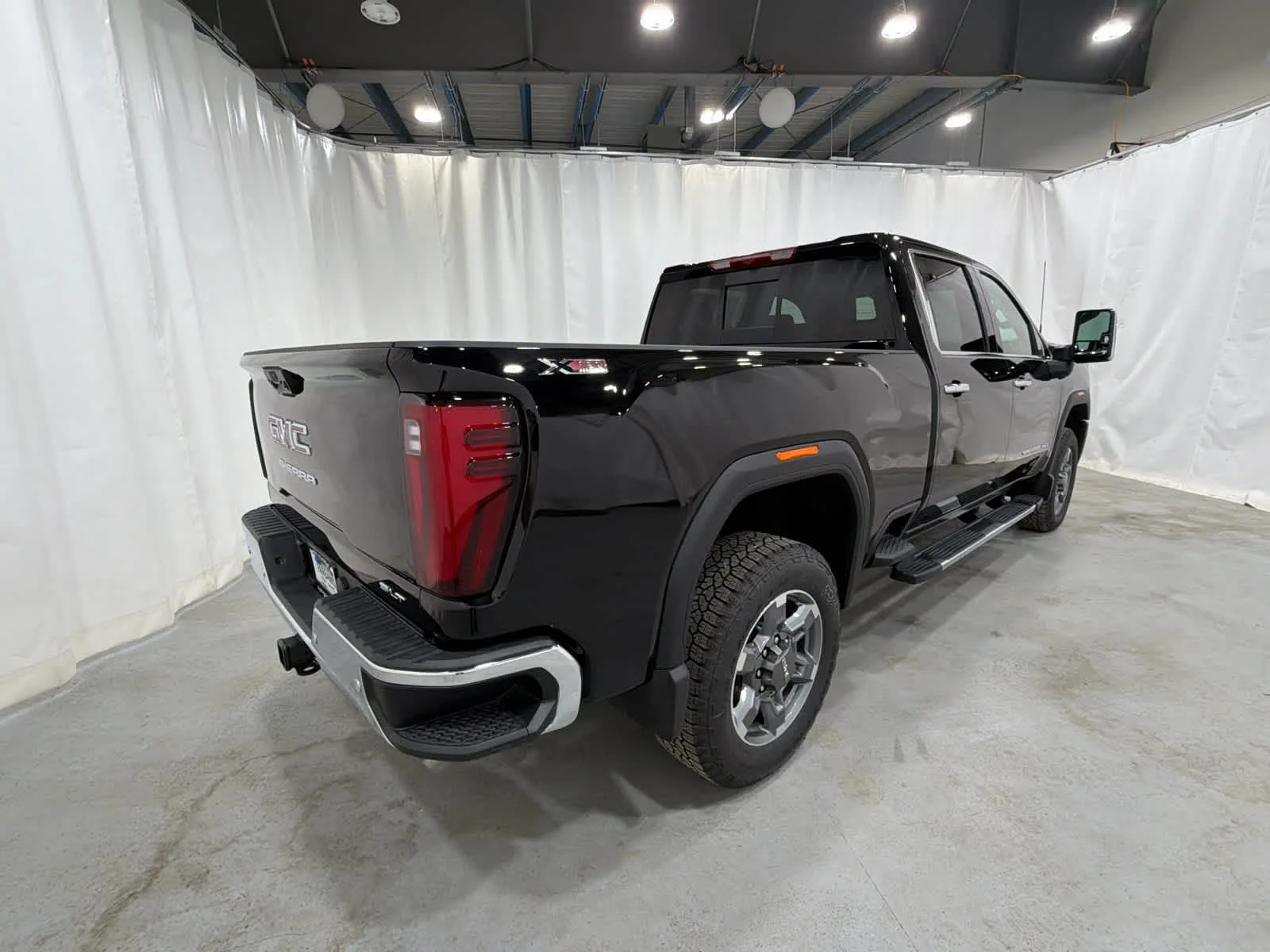 Used 2026 Onyx Black GMC SLT image 4