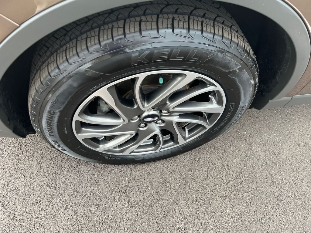Used 2022 Brown Lincoln Standard image 9