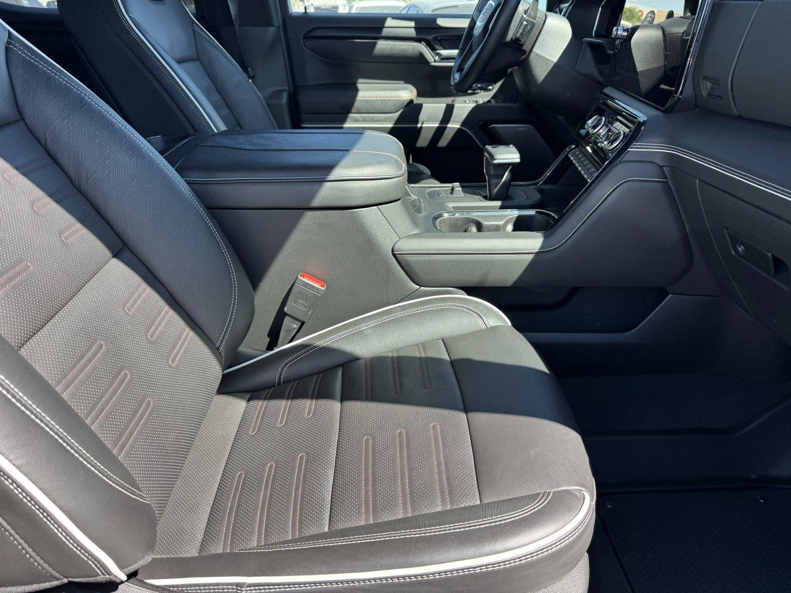 New 2026 TITANIUM RUSH METALLIC GMC AT4X image 8