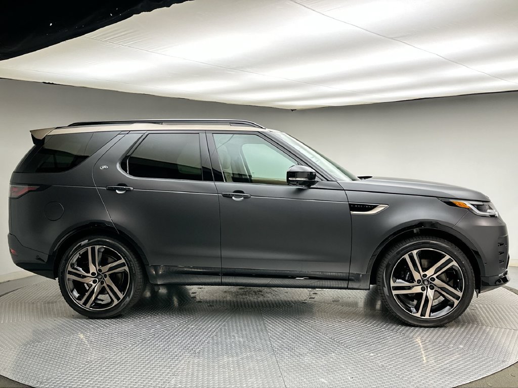New 2026 Carpathian Gray Premium Metallic Land Rover Gemini Edition image 4