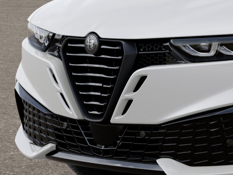 New 2026 Milano White Exterior Paint Alfa Romeo Base image 7