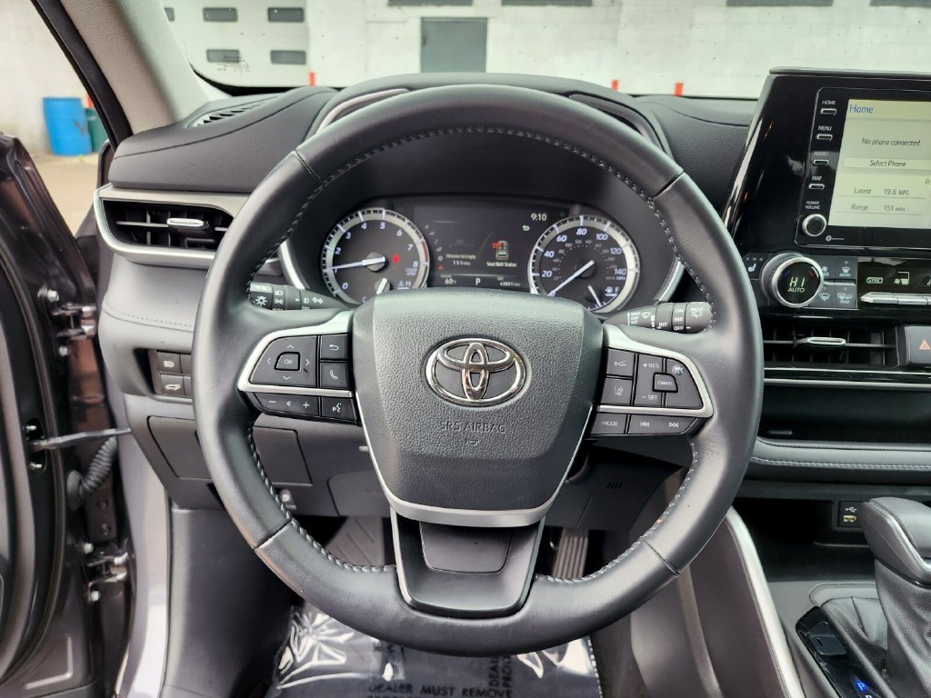Used 2022 Gray Toyota XLE image 29