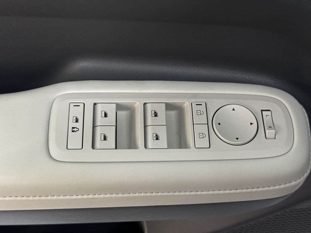 Used 2026 White Hyundai SEL image 13