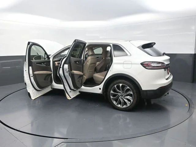 Used 2022 White Lincoln Reserve image 43