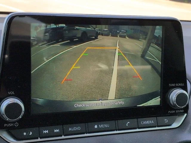 Certified Used 2023 Gun Metallic Nissan SR image 19