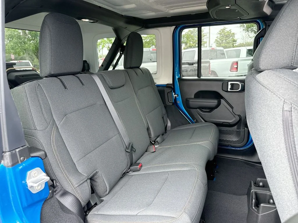 New 2026 Hydro Blue Pearl-Coat Exterior Paint Jeep Sport S image 26