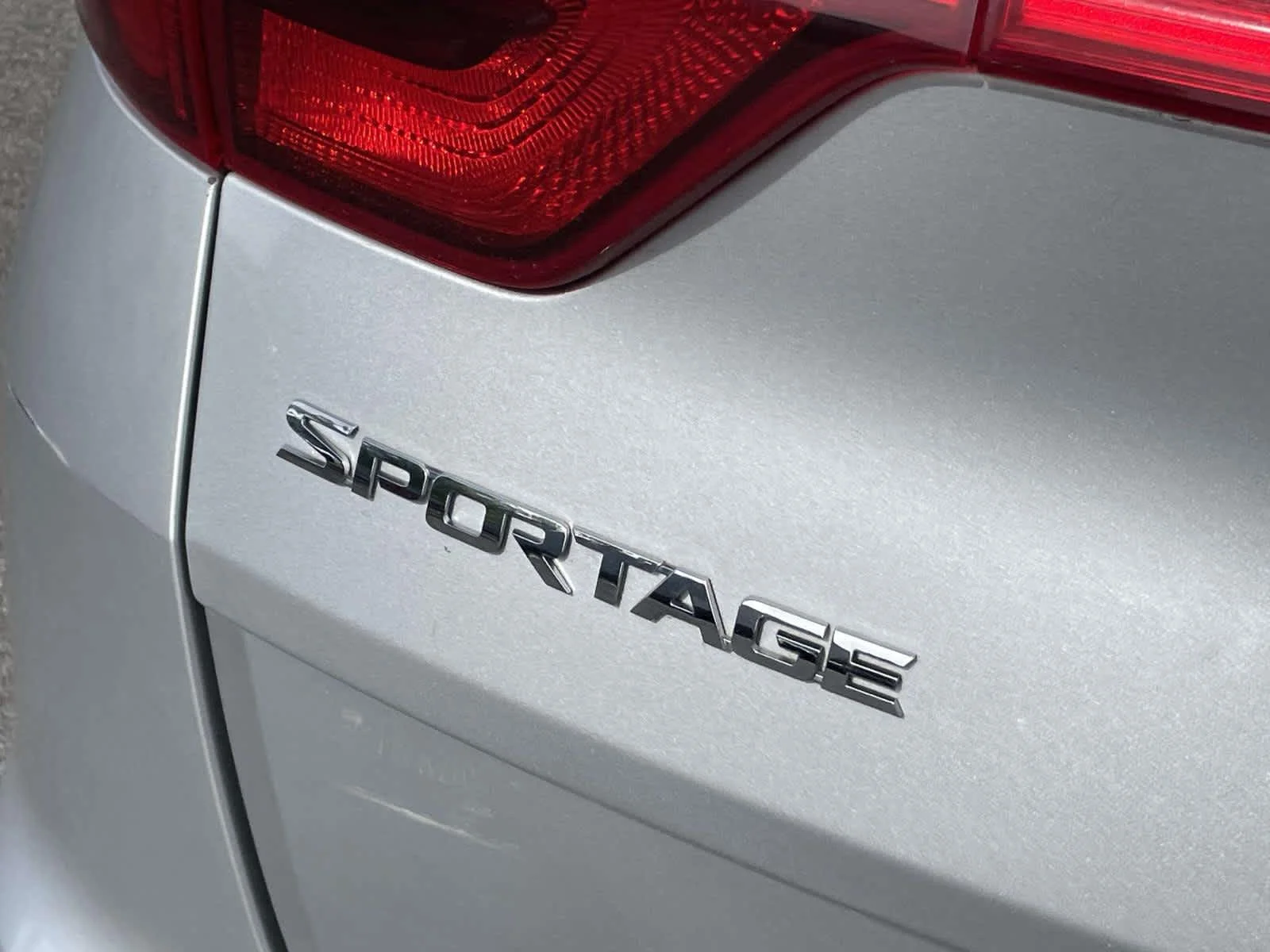 Used 2019 Sparkling Silver Kia LX image 15