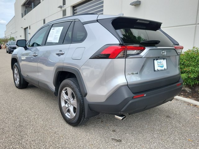 Used 2025 Silver Sky Metallic Toyota XLE image 4