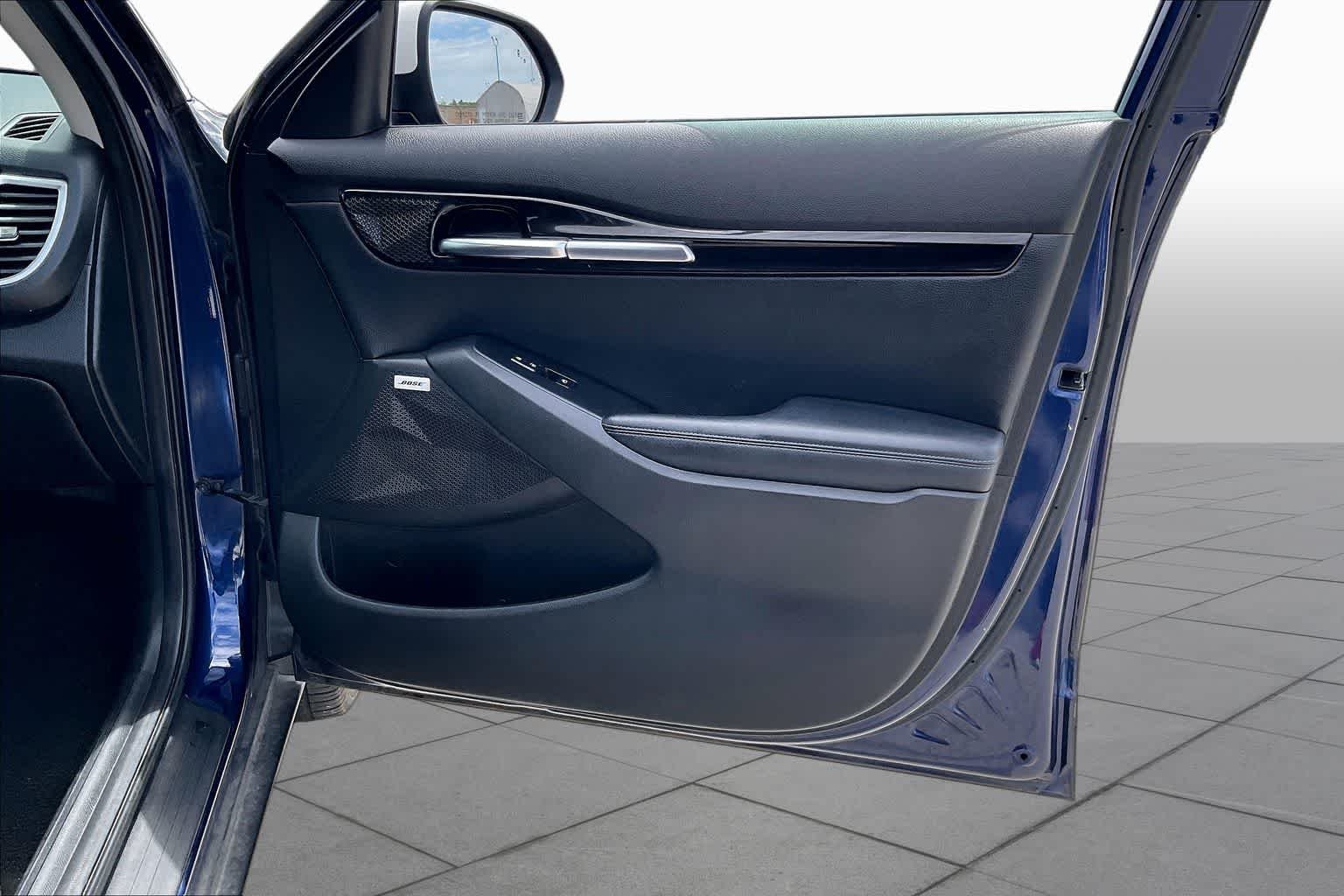 Used 2021 Dark Ocean Blue/White Roof Kia SX image 23
