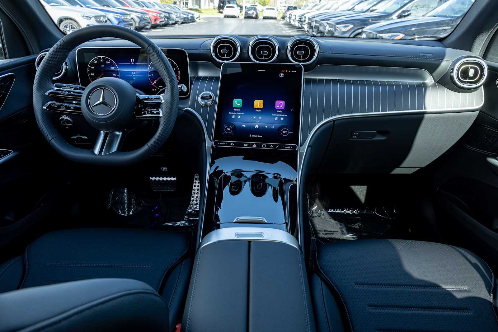 New 2026 Black Mercedes-Benz GLC 300 image 6