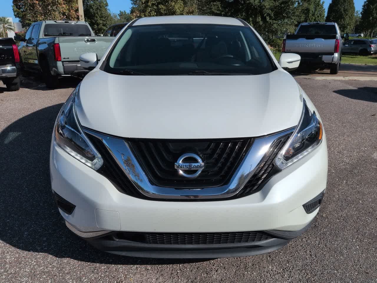 Used 2018 White Nissan S image 9