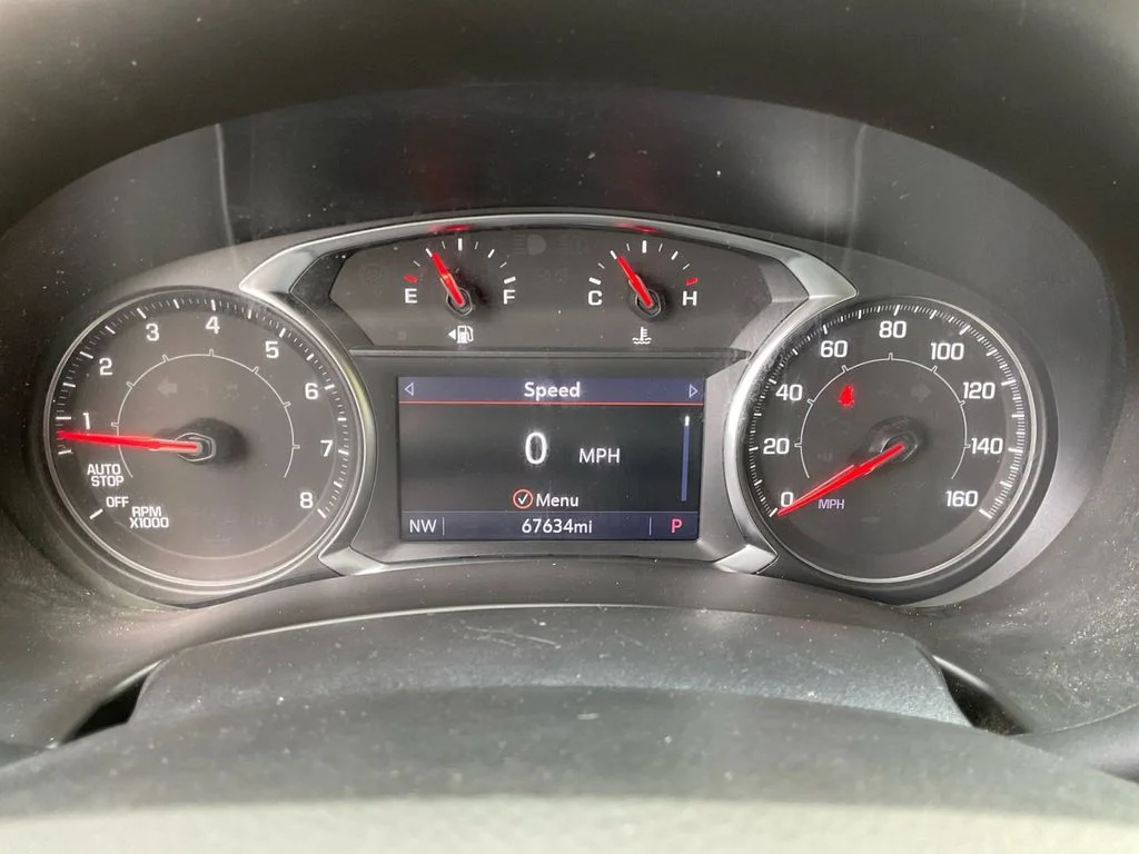 Used 2023 White GMC SLE image 19