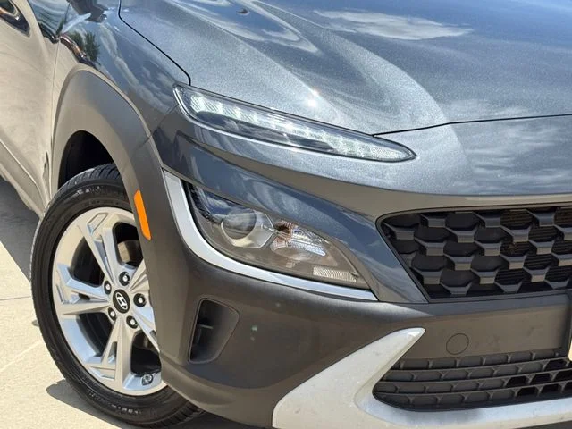 Used 2023 Gray Hyundai SEL image 3