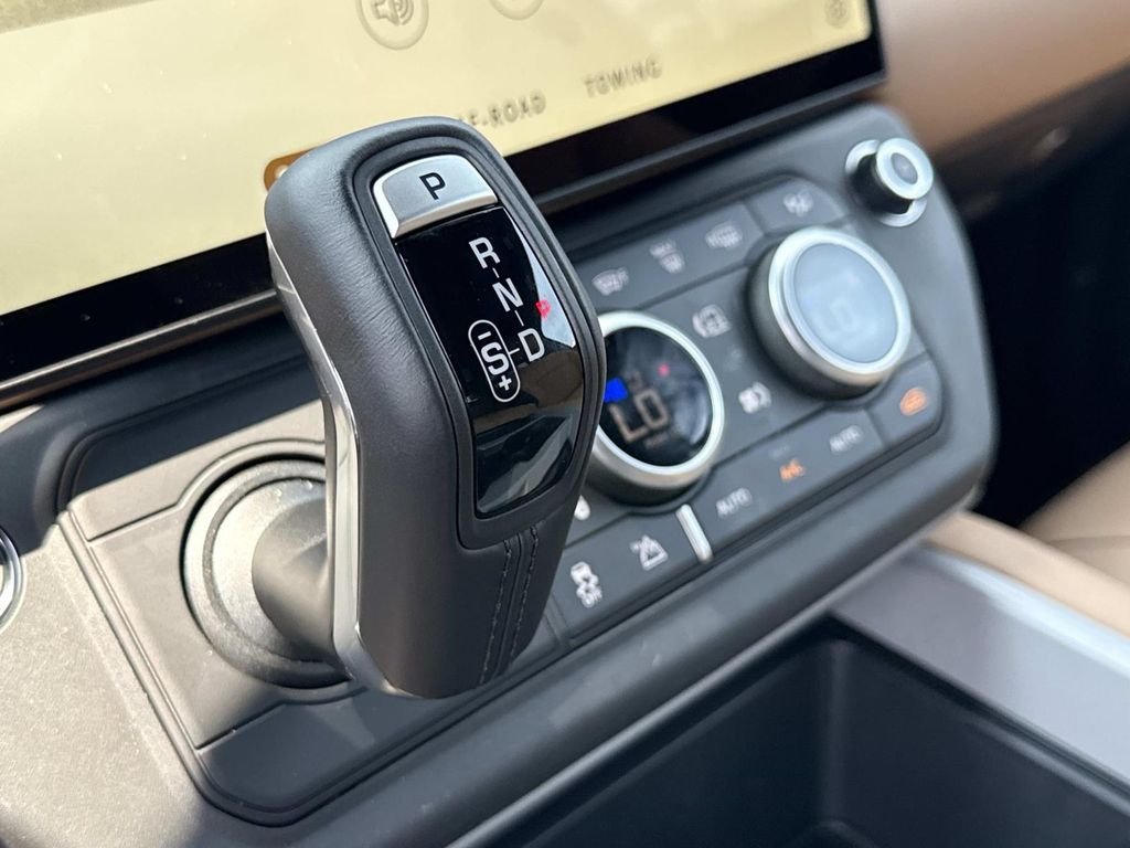 New 2026 Carpathian Grey Land Rover V8 image 5