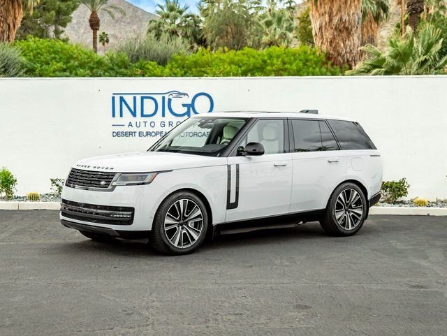 New 2026 Fuji White Land Rover SE image 1