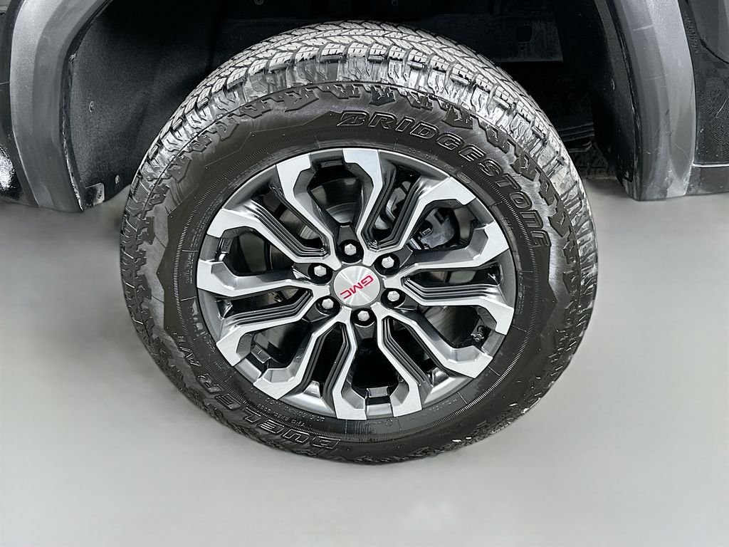 Used 2025 Black GMC Denali image 32
