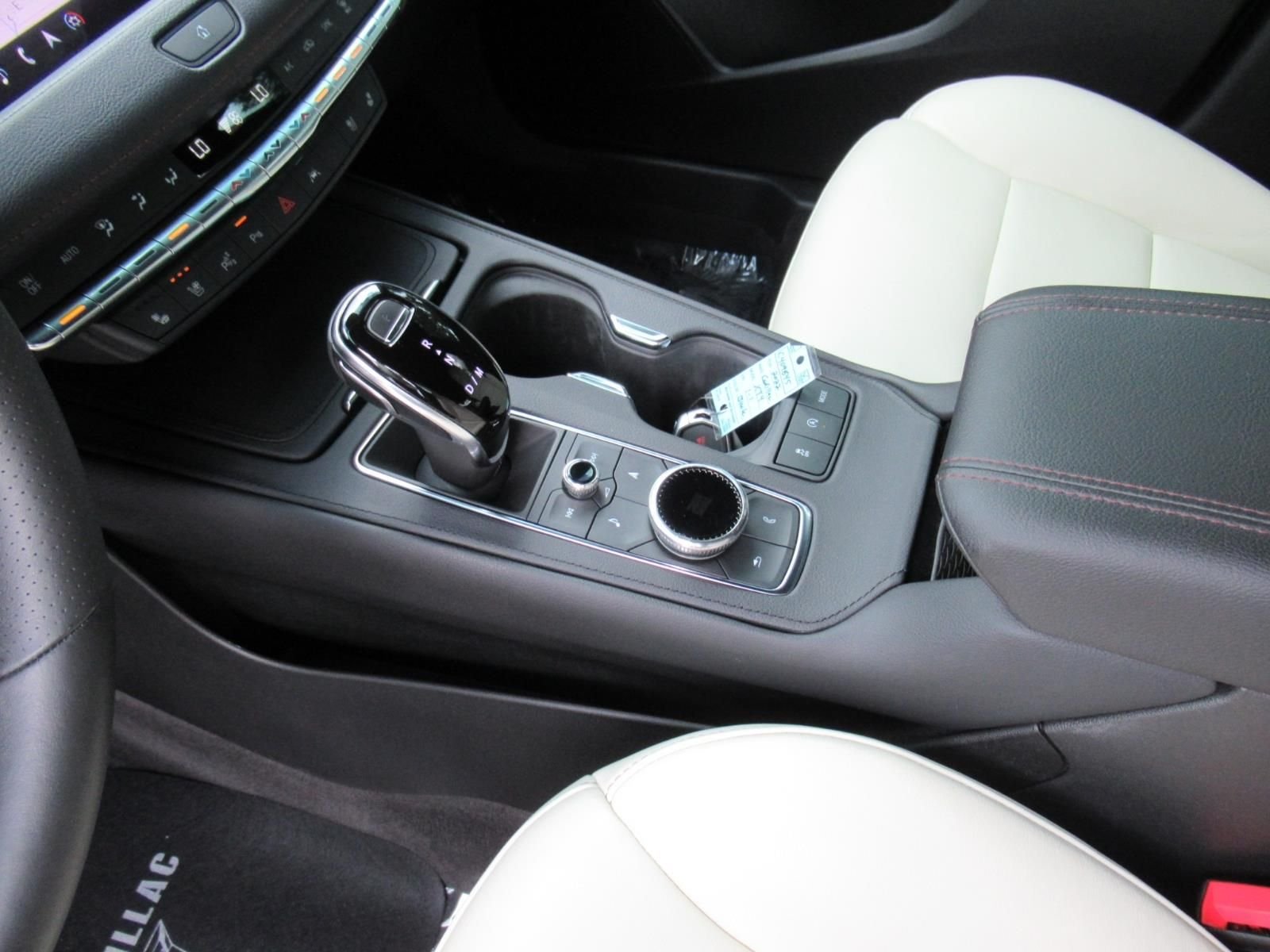 Used 2022 Black Cadillac Sport image 17