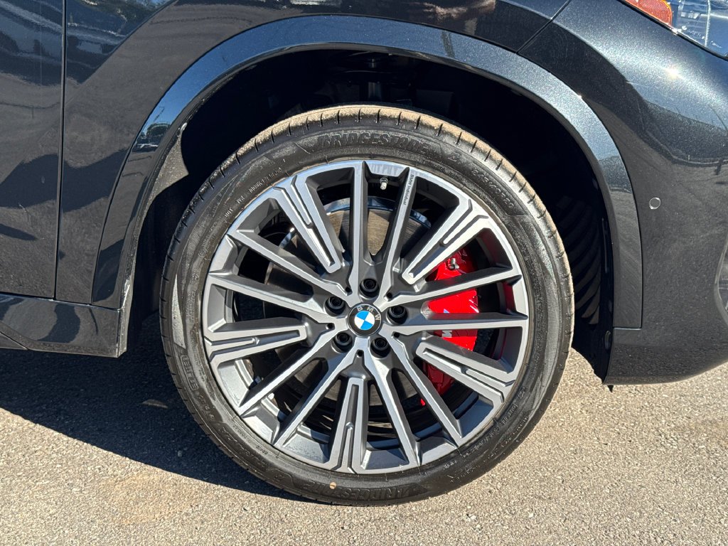 New 2027 Black Sapphire Metallic BMW xDrive28i image 7