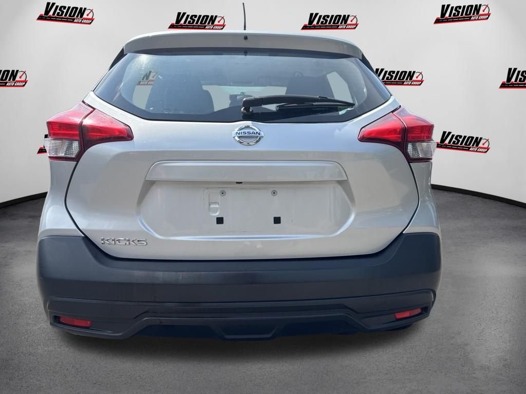 Used 2018 Silver Nissan S image 6