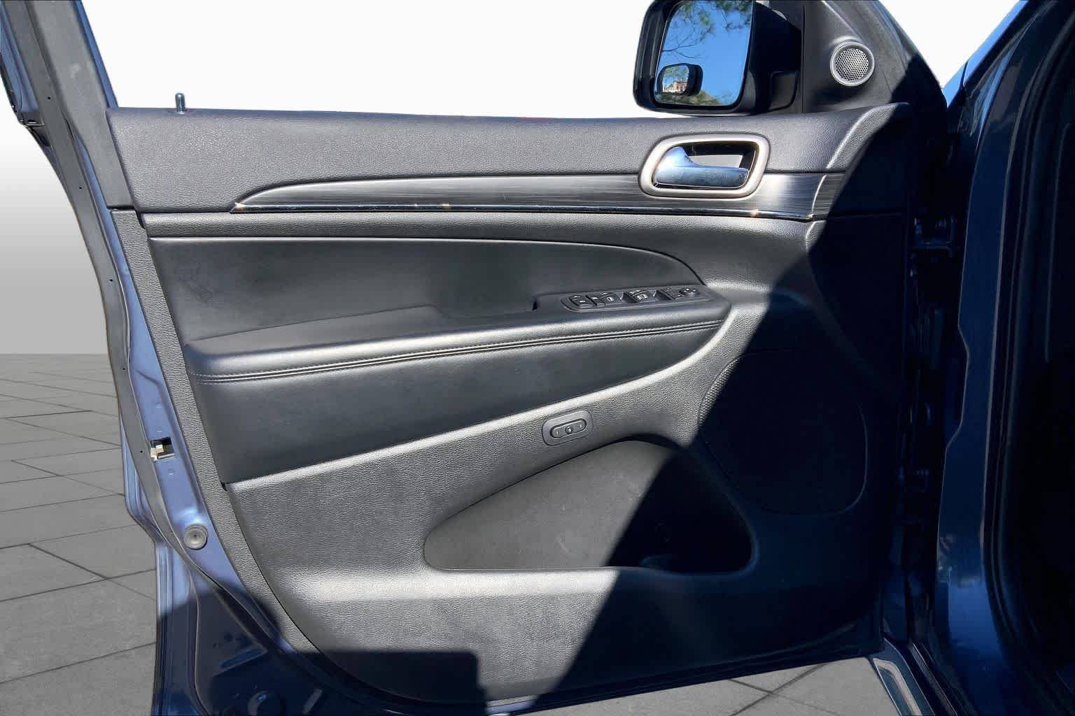 Used 2020 Slate Blue Pearlcoat Jeep Limited X image 22