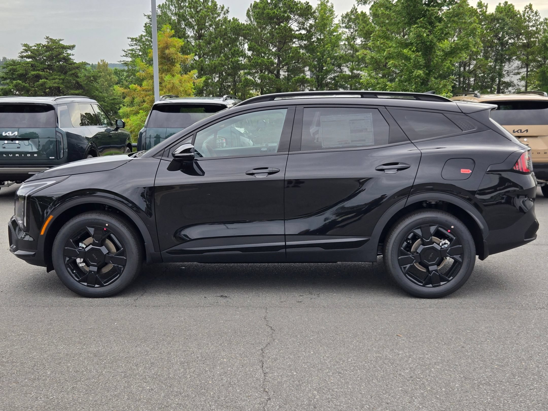 New 2026 Fusion Black Kia X-Line image 4