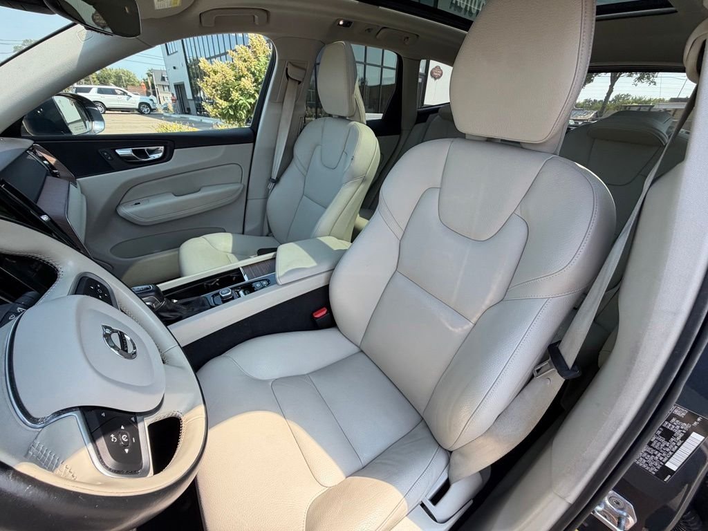 Used 2021 Blue Volvo T5 Momentum image 8