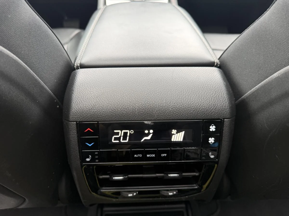 Used 2024 White Jeep Limited image 23
