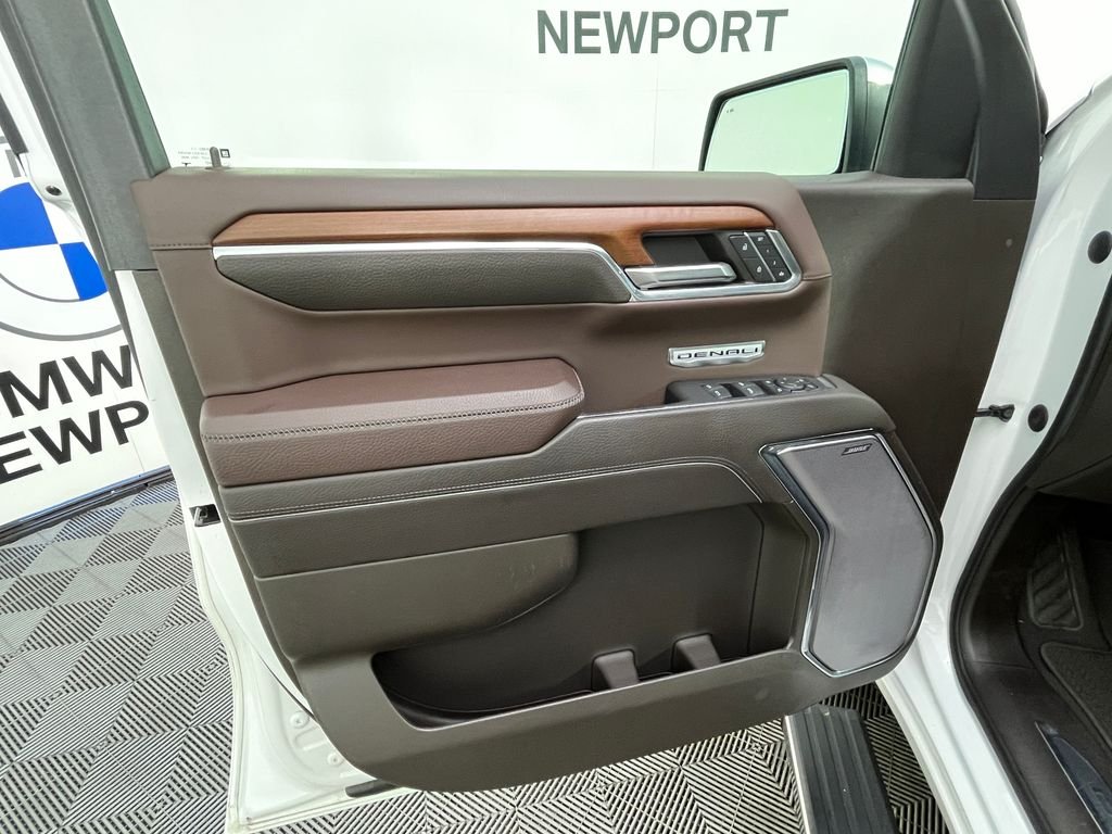 Used 2023 White GMC Denali image 28