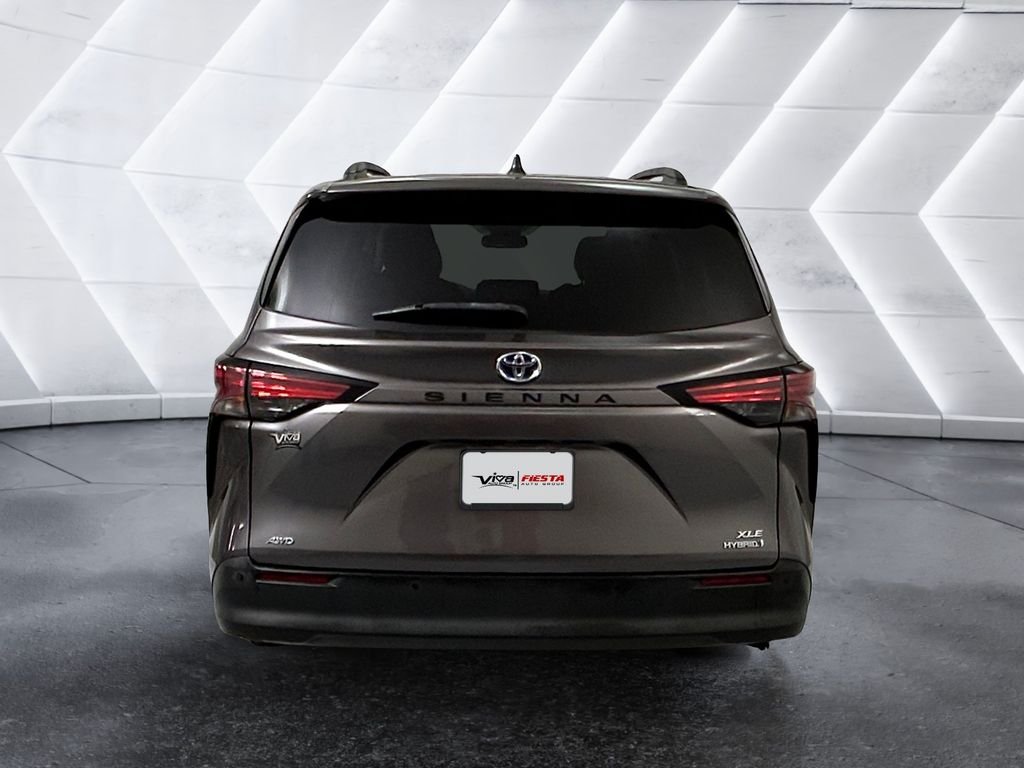 Used 2021 Gray Toyota XLE image 5