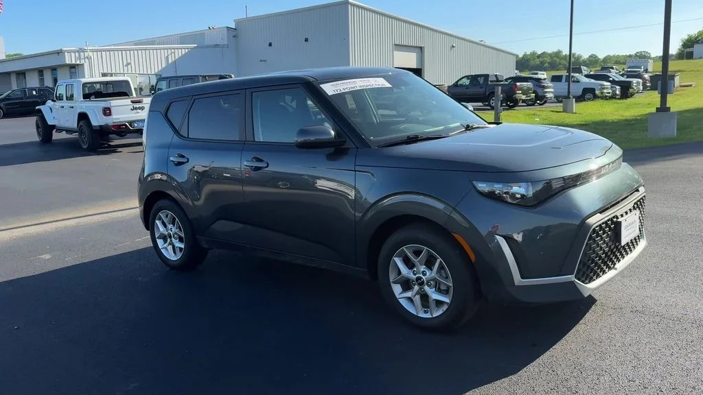 Used 2025 Gray Kia LX image 8