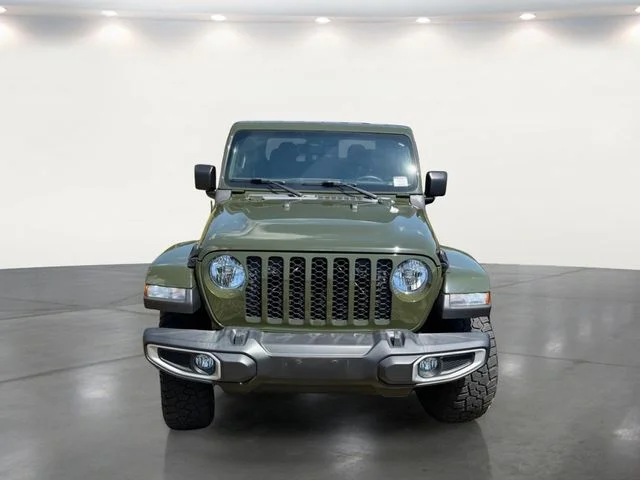 Used 2022 Green Jeep Sport image 5
