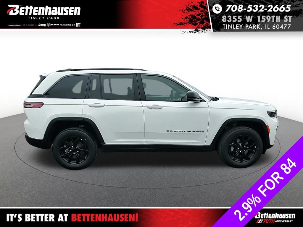 New 2026 Bright White Clear-Coat Exterior Paint Jeep Altitude image 4