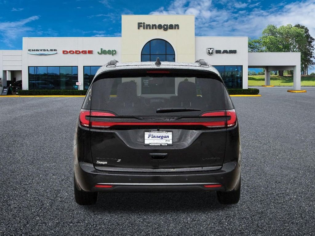 New 2027 Diamond Black Crystal Pearl-Coat Exterior Paint Chrysler Limited image 5