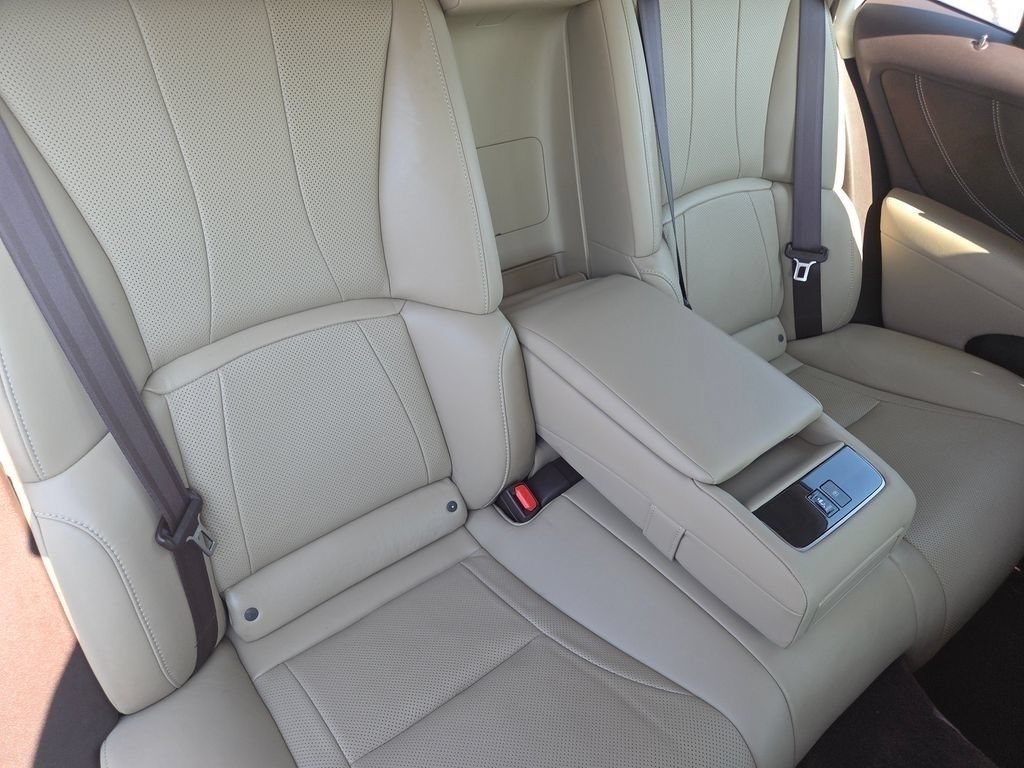 Used 2018 White Pearl Lexus 500 Base image 31