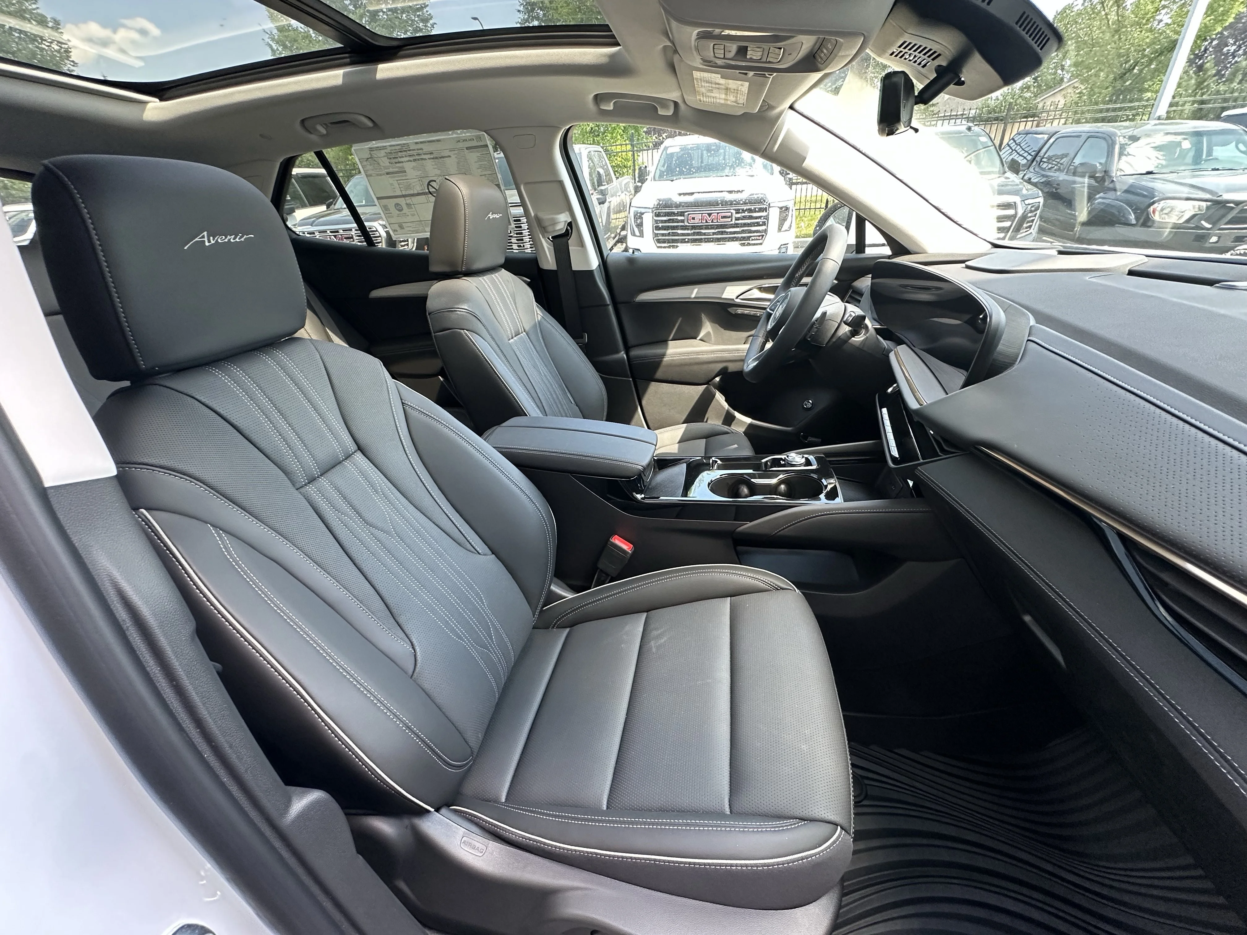 New 2026 Iridescent White Tricoat Buick Avenir image 18