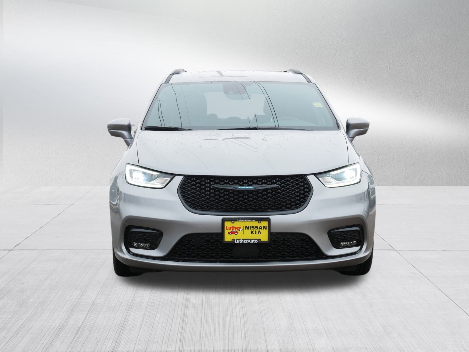 Used 2021 Chrysler Pacifica Hybrid Limited with VIN 2C4RC1S78MR554395 for sale in Inver Grove, Minnesota