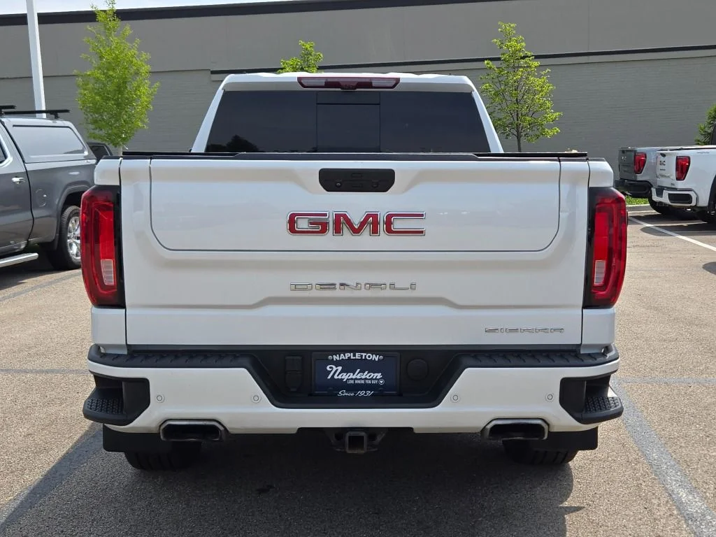 Used 2022 White GMC Denali image 15