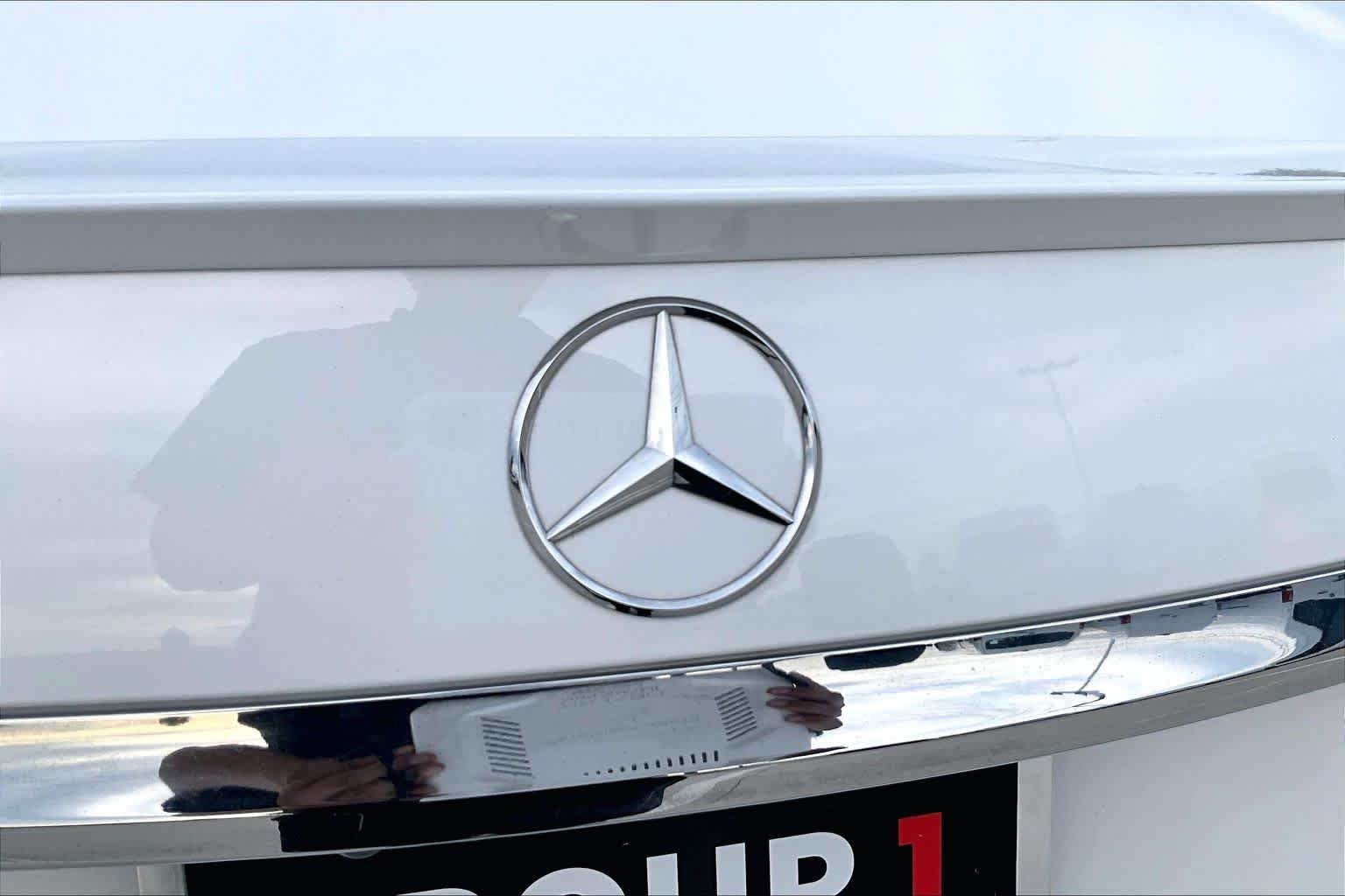 Used 2024 MANUFAKTUR Moonlight White Metallic Mercedes-Benz S 580 image 10